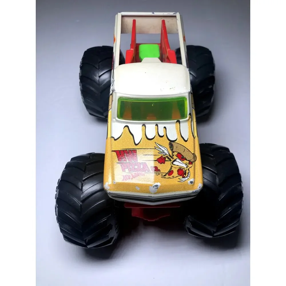 Hot Wheels Monster Trucks HW Pizza CO. 1:24 Scale